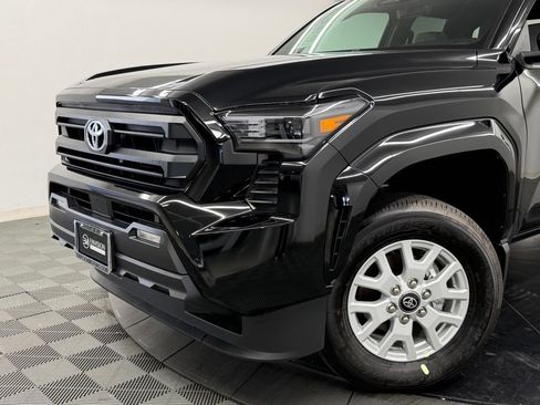 Used 2026 Toyota Tacoma SR5 AWD/4WD image 4
