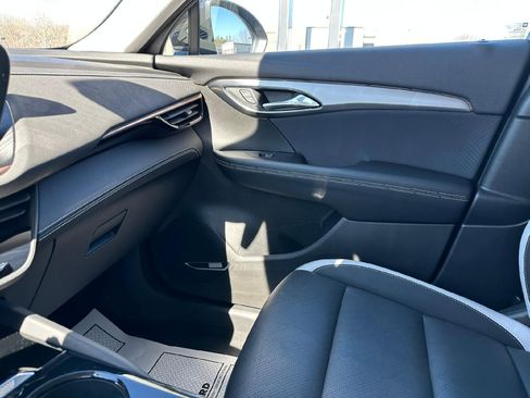 Certified 2025 Buick Envision Sport Touring image 27