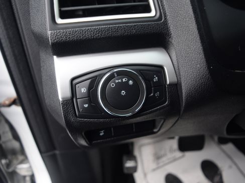 Used 2017 Ford Explorer XLT w/ Equipment Group 201A image 8