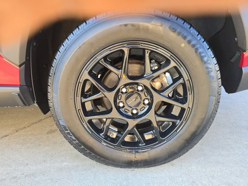 Used 2019 Toyota RAV4 XLE FWD image 34
