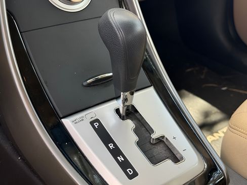 Used 2012 Hyundai Elantra GLS w/ Preferred Pkg 3 FWD image 29