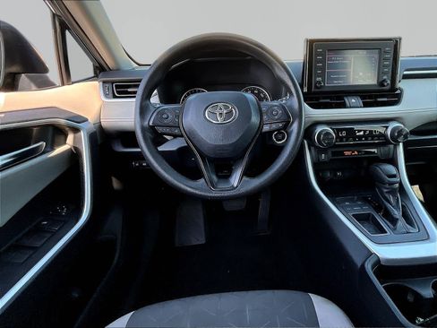Used 2019 Toyota RAV4 XLE FWD image 8