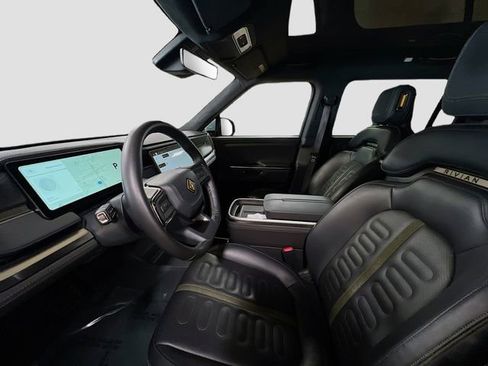 Used 2025 Rivian R1S Adventure image 21