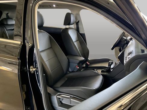 Used 2019 Volkswagen Tiguan SE FWD image 8
