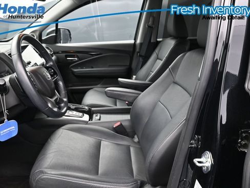 Used 2021 Honda Pilot Touring image 12