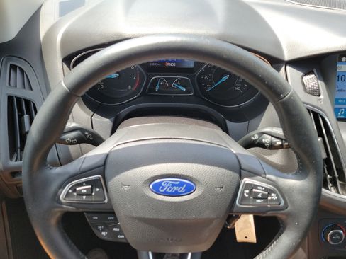 Used 2017 Ford Focus SEL w/ Cold Weather Package FWD image 22
