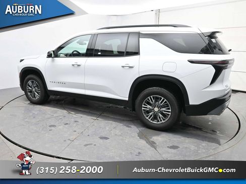 Used 2024 Chevrolet Traverse LT w/ Trailering Package image 15