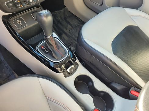 Used 2018 Jeep Compass Limited w/ Navigation Group image 26