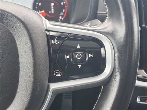 Used 2021 Volvo S60 T5 R-Design image 20