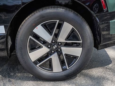 New 2026 Hyundai Ioniq 9 SEL image 8