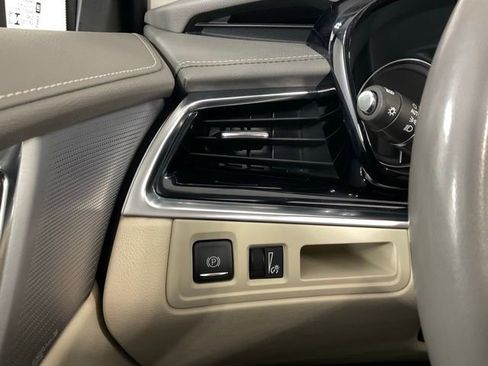 Certified 2023 Cadillac XT6 Premium Luxury image 17