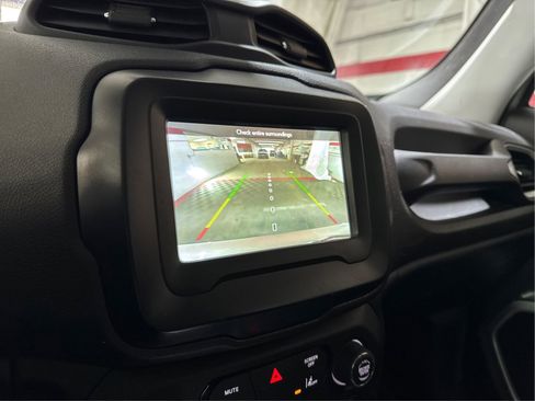 Used 2021 Jeep Renegade Sport image 20