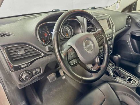 Used 2020 Jeep Cherokee Latitude Plus FWD image 9