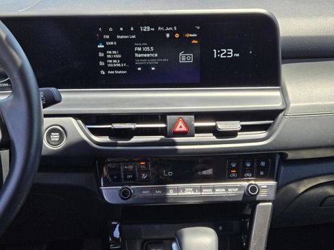 Used 2025 Kia Seltos EX FWD image 12
