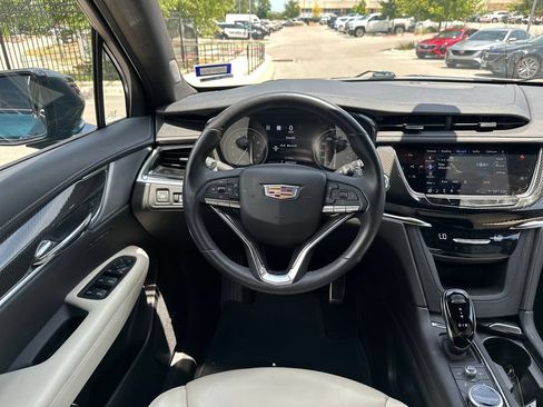Used 2025 Cadillac XT6 Sport w/ Technology Package AWD/4WD image 33