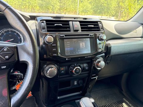 Used 2017 Toyota 4Runner TRD Off-Road AWD/4WD image 13