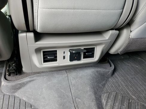 Used 2022 Chevrolet Silverado 1500 LT image 16