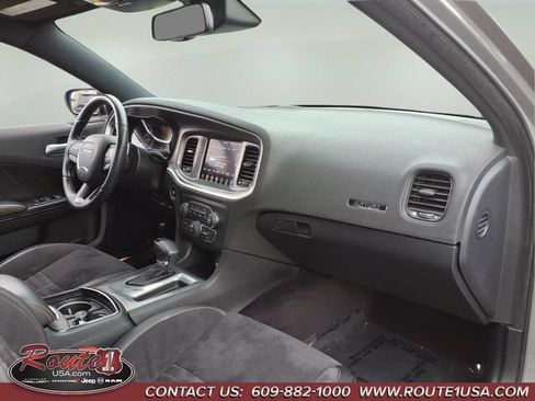 Used 2017 Dodge Charger R/T RWD image 13