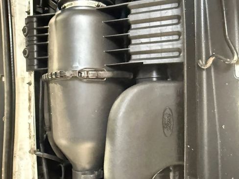 Used 2015 Ford E-350 and Econoline 350 Super Duty image 9