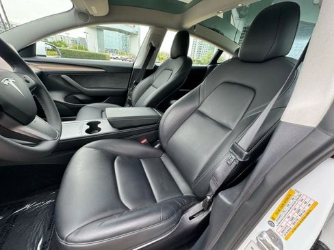Used 2022 Tesla Model 3 Standard Range image 15