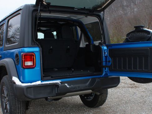 New 2026 Jeep Wrangler Unlimited Sport image 10