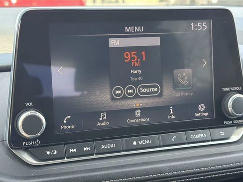 Used 2024 Nissan Rogue SV image 15