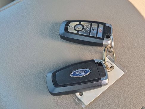 Used 2020 Ford Expedition Max XLT w/ Equipment Group 202A AWD/4WD image 37