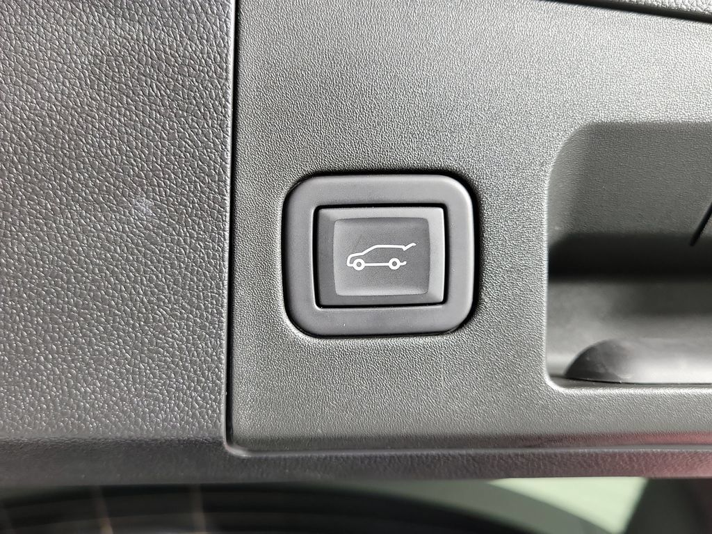 Certified 2024 Cadillac XT4 Premium Luxury AWD/4WD image 10