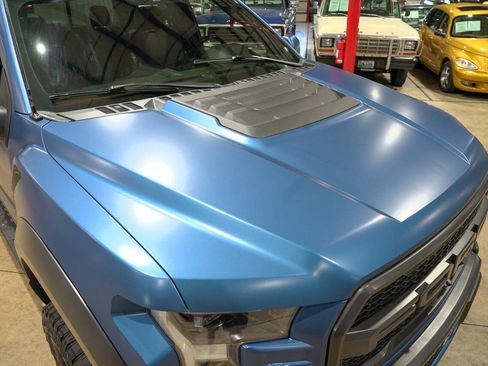 Used 2019 Ford F150 Raptor w/ Equipment Group 802A Luxury AWD/4WD image 17
