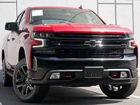 Used 2022 Chevrolet Silverado 1500 LT Trail Boss w/ Bed Protection Package AWD/4WD image 2