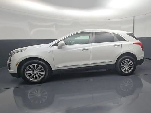 Used 2018 Cadillac XT5 Luxury w/ Driver Awareness Package AWD/4WD image 12