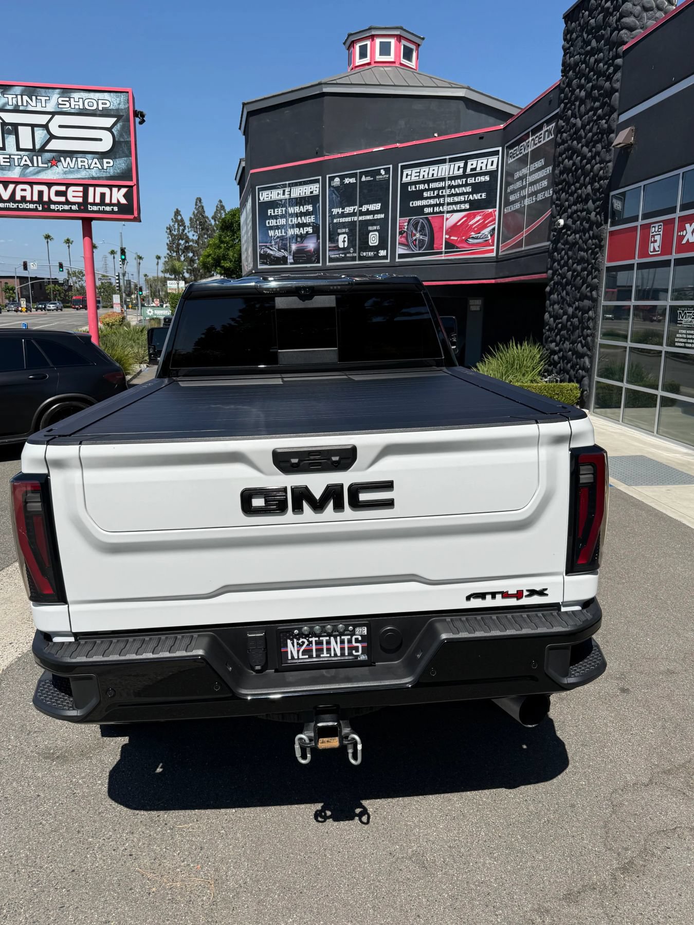 Used 2024 GMC Sierra 2500 AT4X AWD/4WD image 9