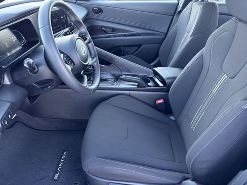Certified 2025 Hyundai Elantra Sport image 15