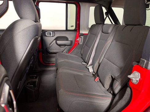 Used 2025 Jeep Wrangler Unlimited Rubicon AWD/4WD image 13