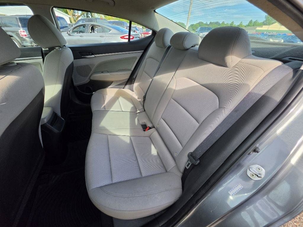 Used 2018 Hyundai Elantra SEL w/ Winter Weather Package FWD image 19
