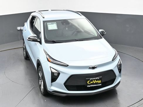 Used 2022 Chevrolet Bolt EUV LT w/ Convenience Package image 45