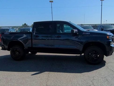 Used 2022 Chevrolet Silverado 1500 LT Trail Boss w/ Safety Package AWD/4WD image 9