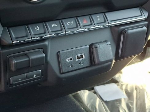 New 2026 GMC Sierra 2500 Pro w/ 1SA Pro Safety Plus Package AWD/4WD image 15