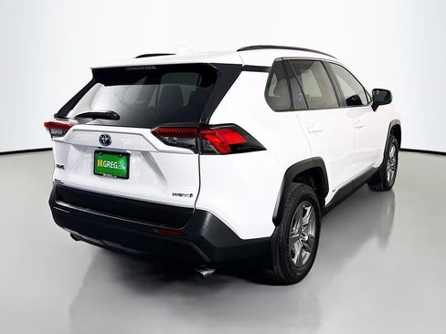 Used 2024 Toyota RAV4 LE AWD/4WD image 10