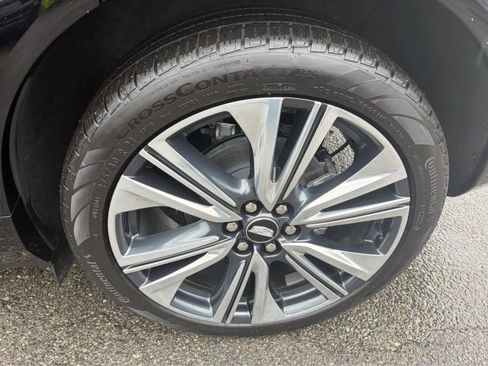 Used 2025 Cadillac Optiq Luxury 2 AWD/4WD image 26