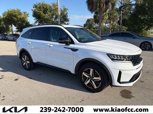 Certified 2023 Kia Sorento EX image 10