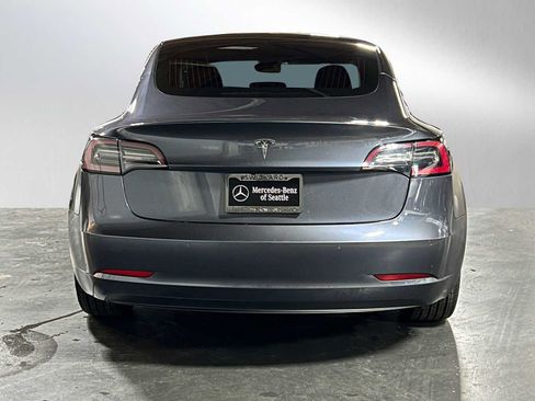 Used 2019 Tesla Model 3 Standard Range image 4