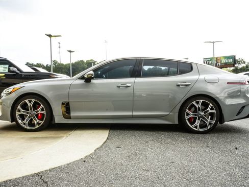 Used 2018 Kia Stinger GT2 AWD/4WD image 9