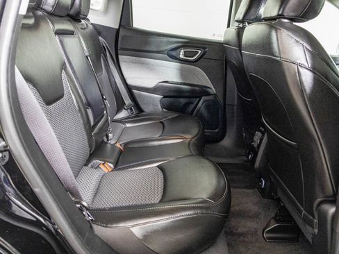 Used 2022 Jeep Compass Latitude image 40