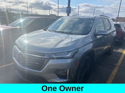 Used 2023 Chevrolet Traverse RS AWD/4WD image 1