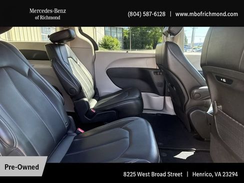 Used 2024 Chrysler Pacifica Touring-L FWD image 16