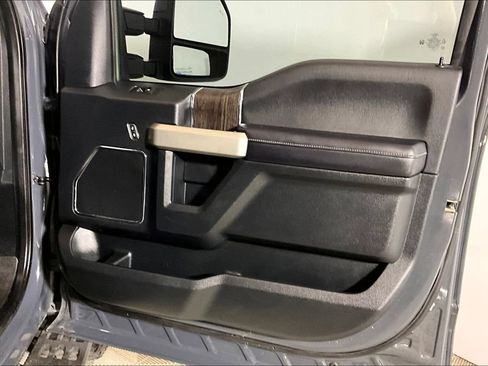 Used 2021 Ford F250 Lariat w/ Tremor Off-Road Package AWD/4WD image 19