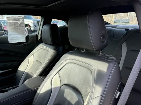 Used 2023 Chevrolet Camaro LT image 21