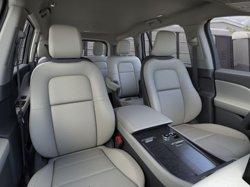 New 2026 Lincoln Aviator 2WD image 13