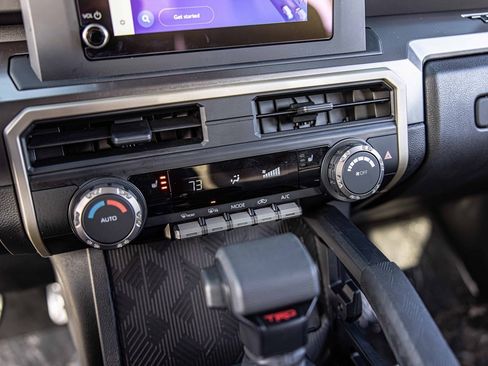 Used 2025 Toyota Tacoma TRD Sport image 26